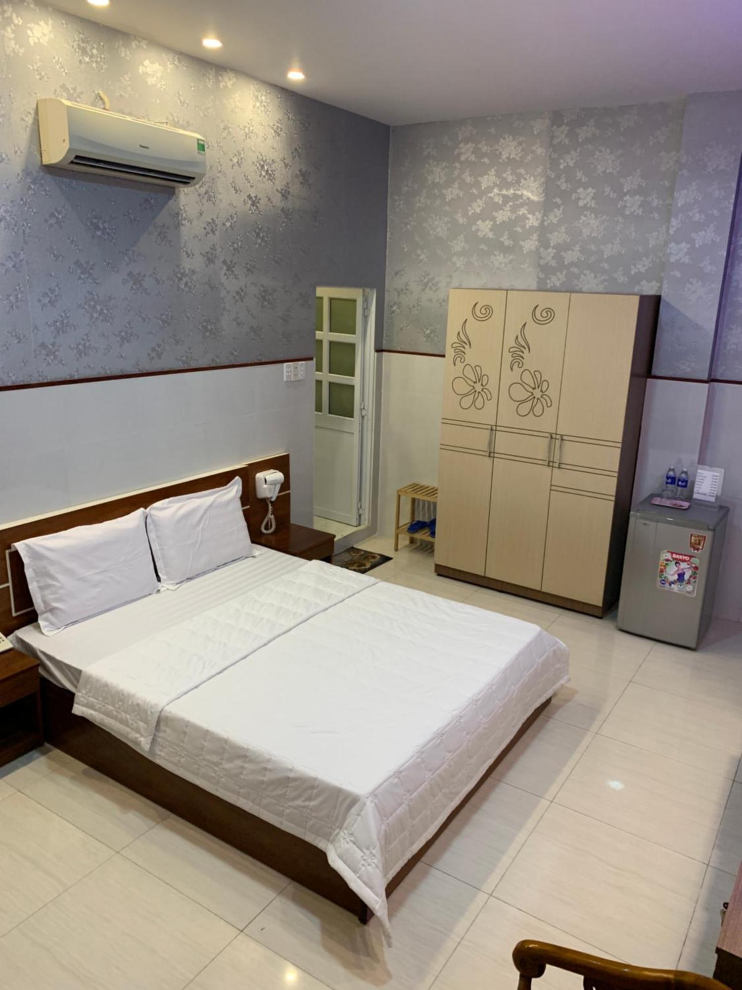 Hotel Khach San Kim Hung 2 Bac Lieu Esterno foto