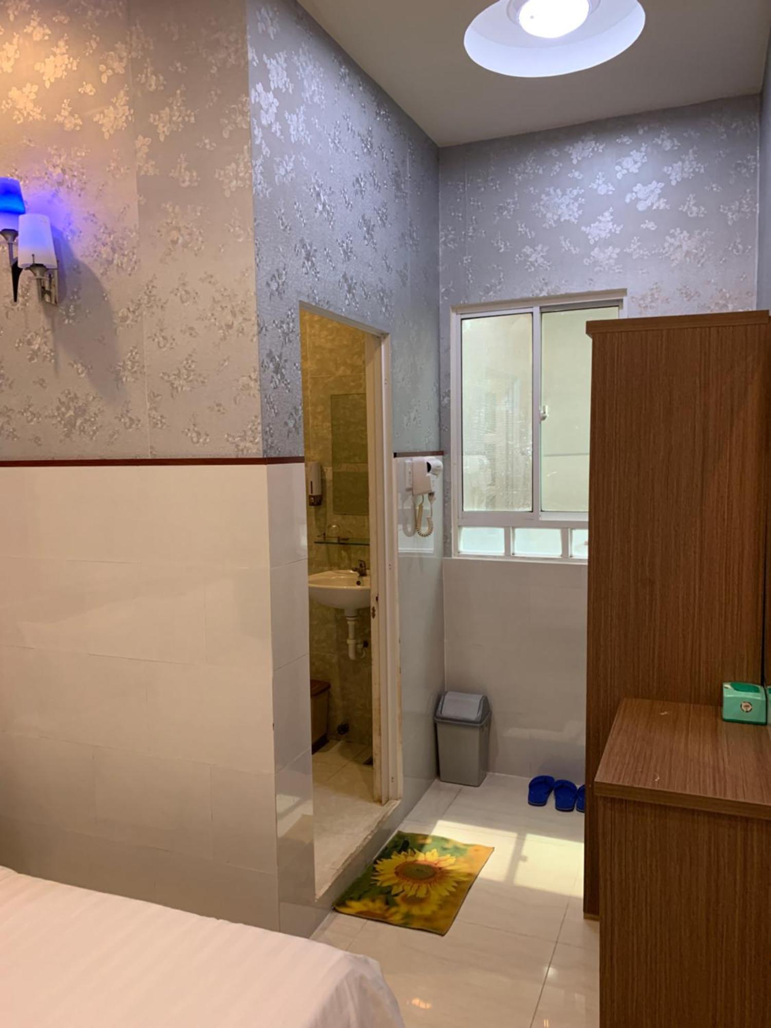 Hotel Khach San Kim Hung 2 Bac Lieu Esterno foto