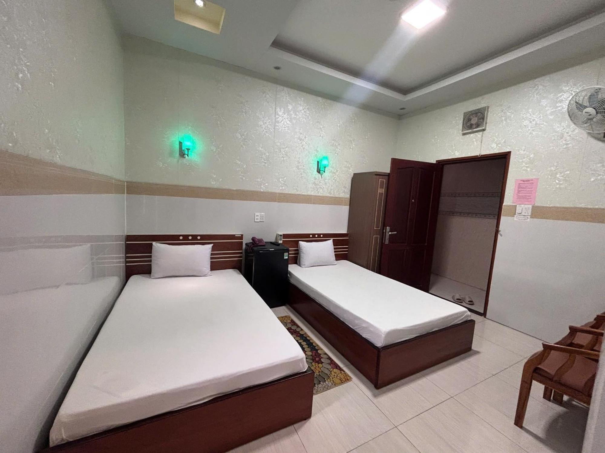 Hotel Khach San Kim Hung 2 Bac Lieu Esterno foto
