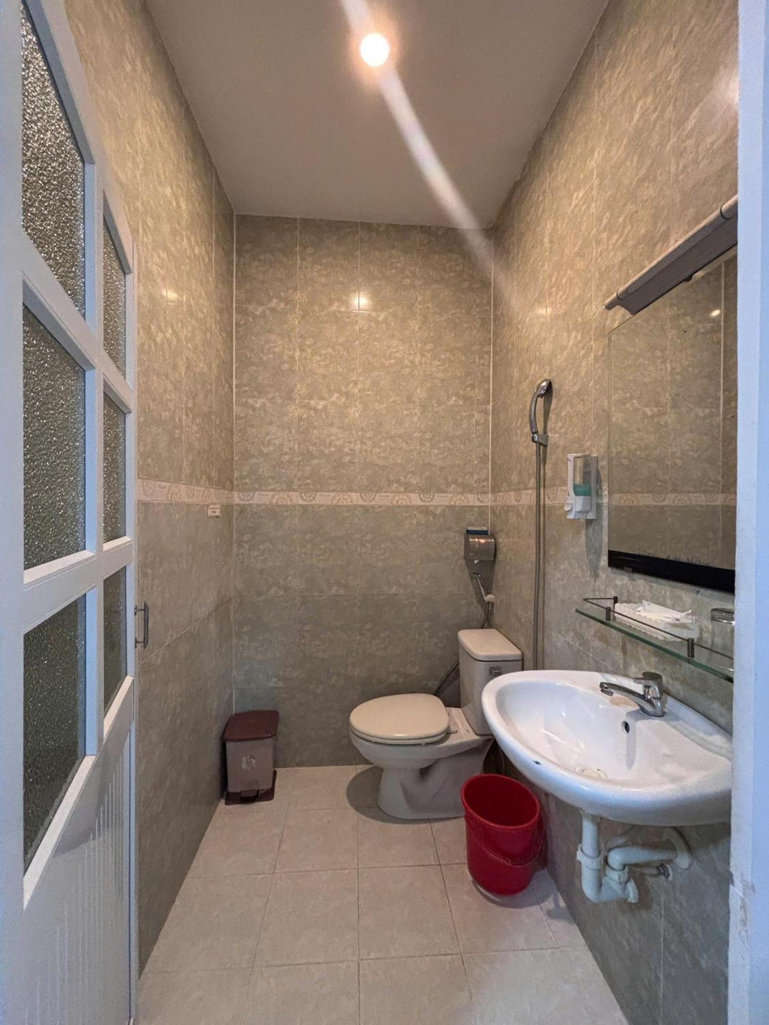 Hotel Khach San Kim Hung 2 Bac Lieu Esterno foto